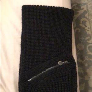 Calvin Klein scarf with 2 side zipper compartments